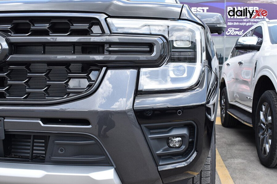 Cụm đèn trước LED