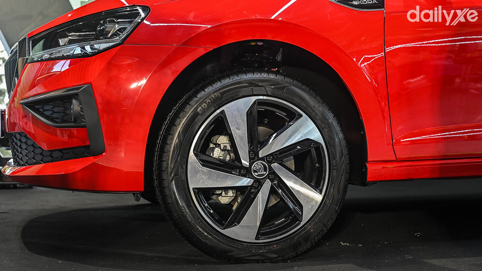 Mâm xe thể thao 5 chấu bắt mắt