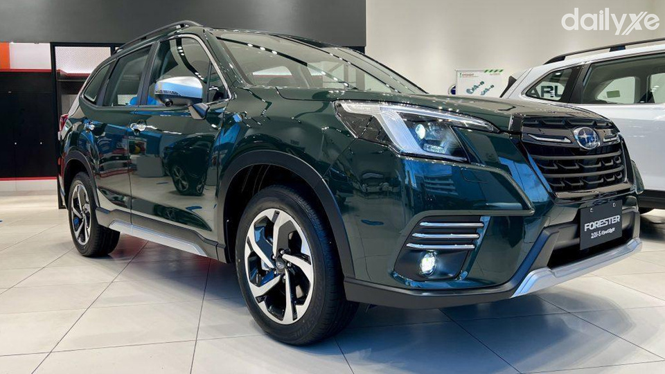 Mẫu xe thiết kế hoàn toàn mới, cùng sự bổ sung phiên bản Hybrid tiết kiệm nhiên liệu