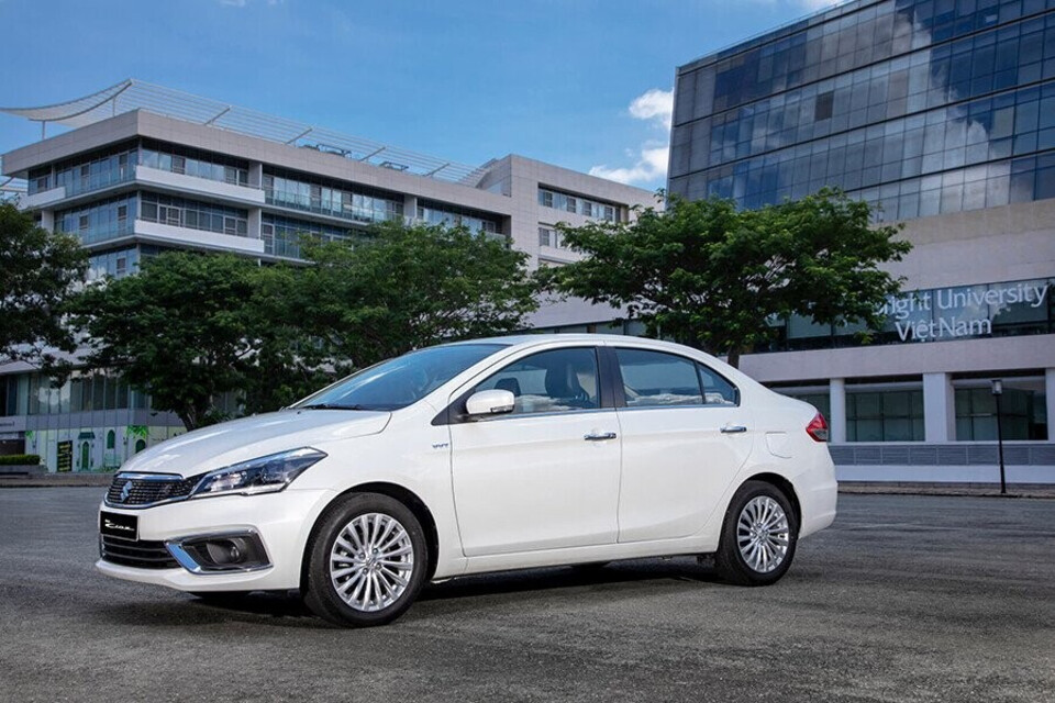 Suzuki Ciaz thiết kế sang trọng Ngoại hình phong cách thiết kế lịch lãm