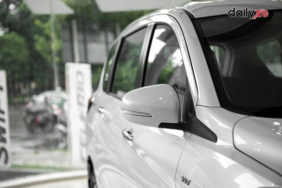 Gương chiếu hậu tích hợp đèn rẽ báo Gương chiếu hậu tích hợp đèn rẽ báo