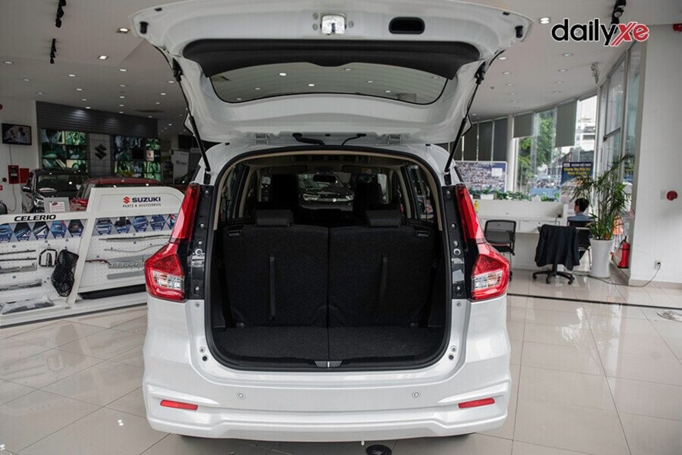 Cốp xe rộng lớn Cốp xe rộng lớn
