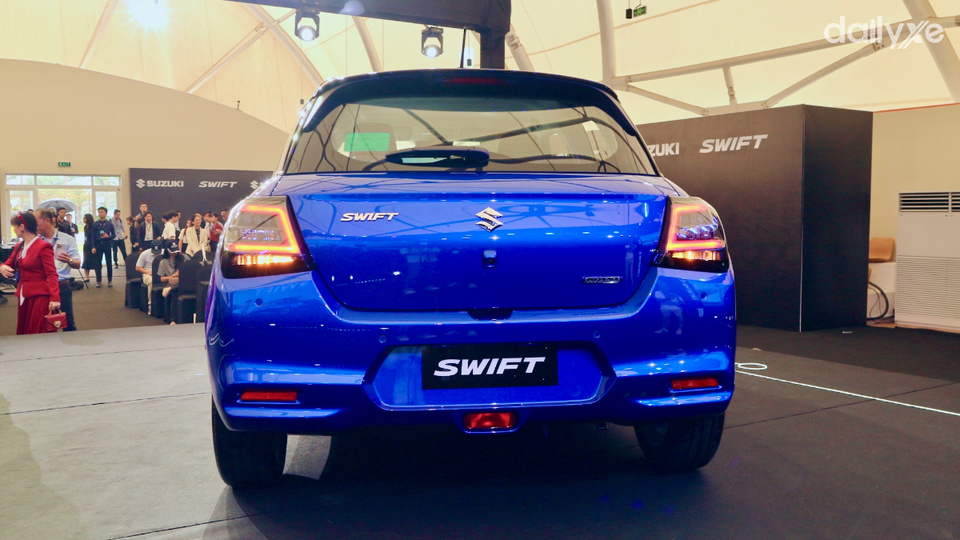 Đuôi xe thiết kế tinh tế và hiện đại