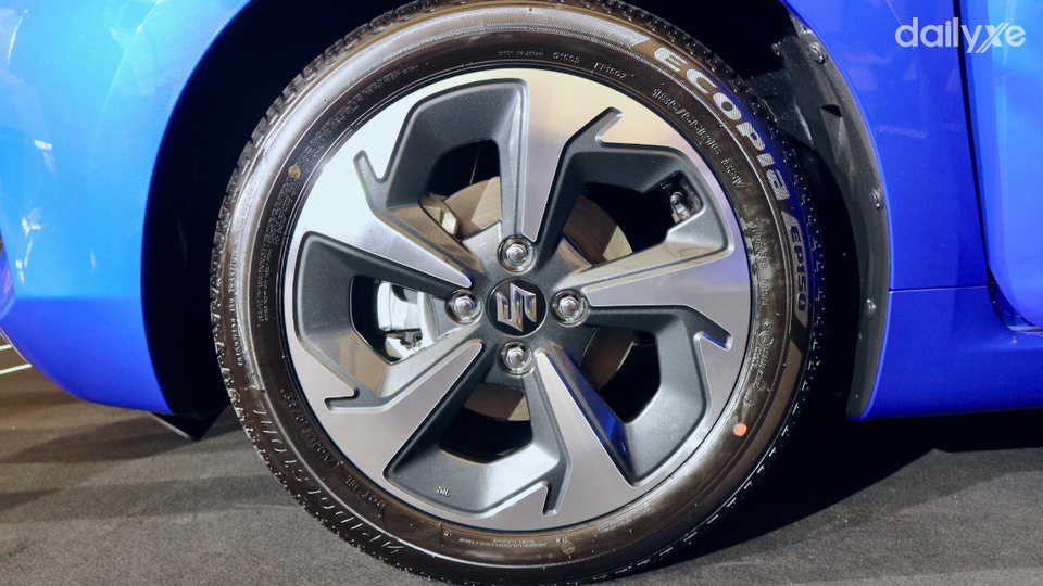 Mâm xe thu hút ánh nhìn khi chuyển động