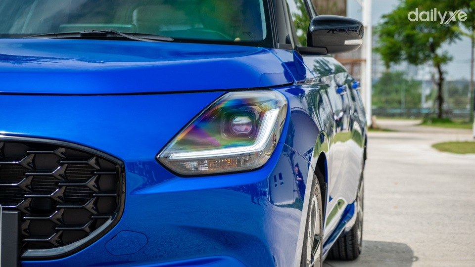 Cụm đèn trước dạng LED chiếu sáng nổi bật