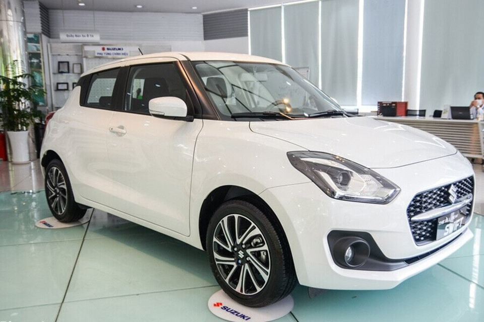 Suzuki Swift là mẫu xe hatchback rất được nhiều người yêu thích Suzuki Swift là mẫu xe hatchback rất được nhiều người yêu thích