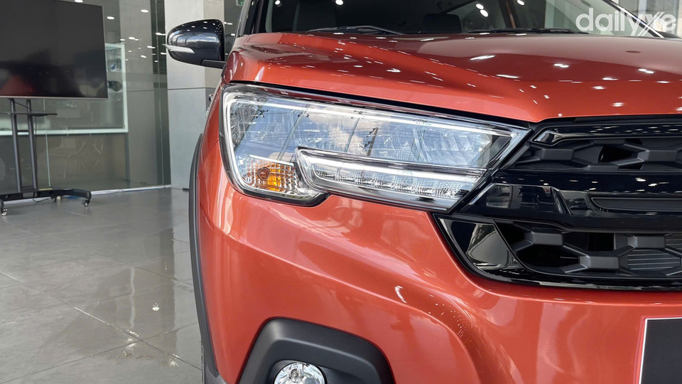 Cụm đèn trước dạng LED hiện đại