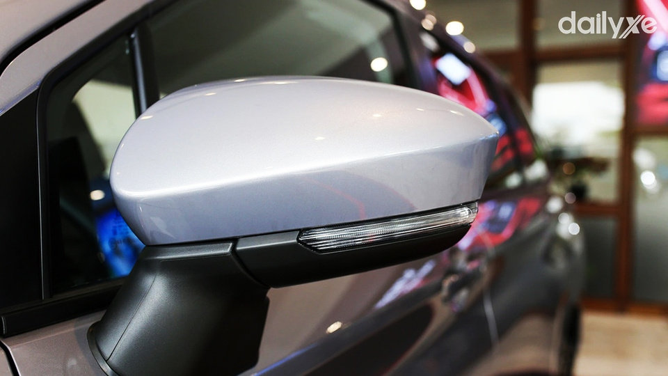 Gương chiếu hậu tích hợp xi nhan an toàn