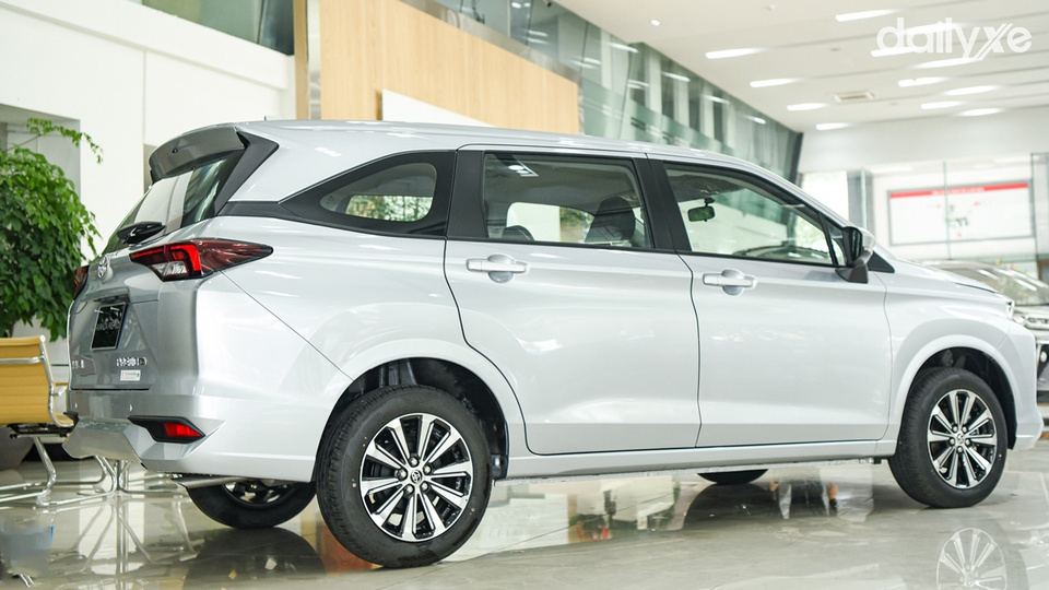 Thân xe với những đường gân dập nổi bật