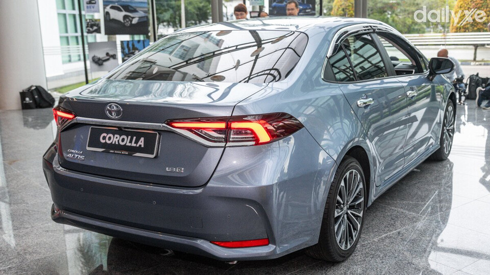 Đuôi xe thiết kế sang trọng