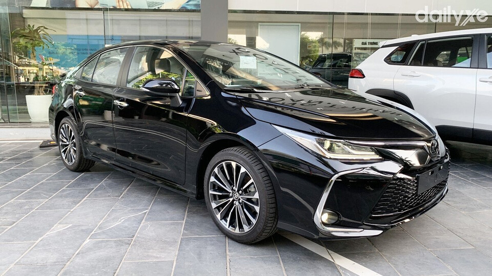 Có nên mua xe Toyota Altis hay không?