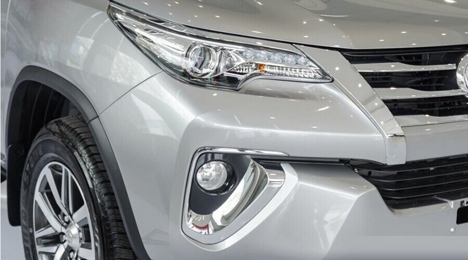 Toyota Fortuner thiết kế cụm đèn trước LED