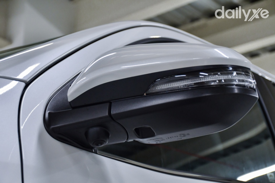 Gương chiếu hậu tích hợp đèn rẽ báo