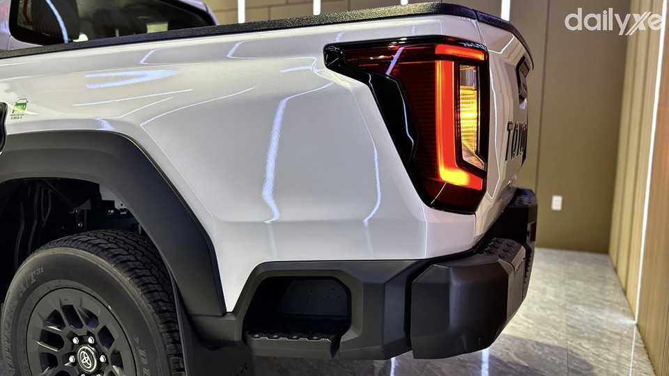 Cụm đèn hậu kích thước lớn