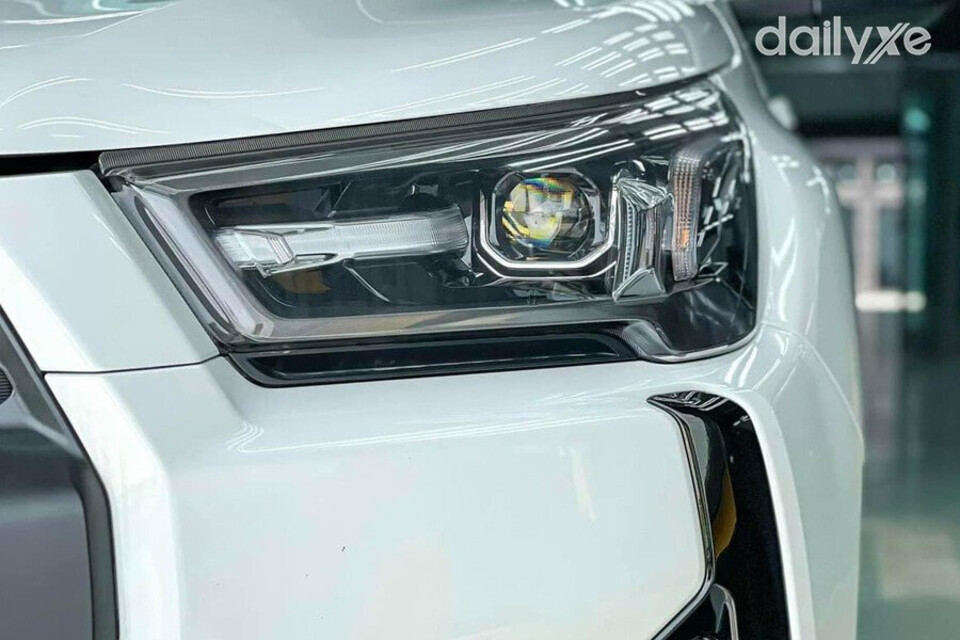 Sở hữu cụm đèn trước LED dạng thấu kính mang lại hiệu quả chiếu sáng cao