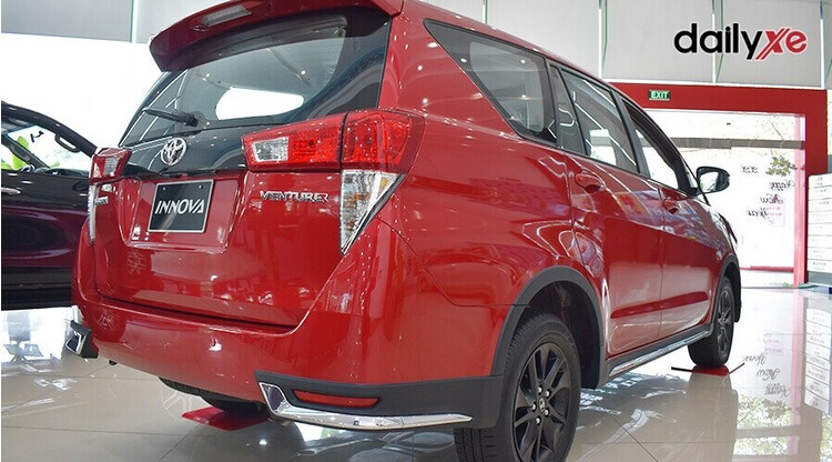 Góc đuôi Toyota Innova Venturer cuốn hút Góc đuôi Toyota Innova Venturer cuốn hút