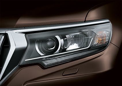 Cụm đèn pha sử dụng công nghệ LED tiên tiến. Cụm đèn pha sử dụng công nghệ LED tiên tiến.