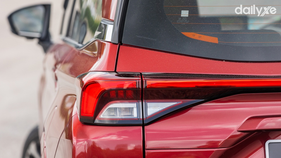 Trang bị cụm đèn hậu LED thanh mảnh