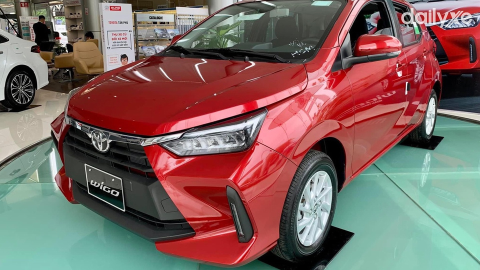 Đầu xe thiết kế cứng cáp và hiện đại