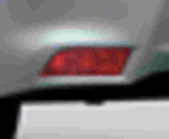 Đèn sương mù phía sau được bố trí ở vị trí thấp tăng khả năng quan sát xe phía sau