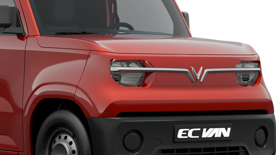Đầu xe nổi bật logo chữ V chính giữa