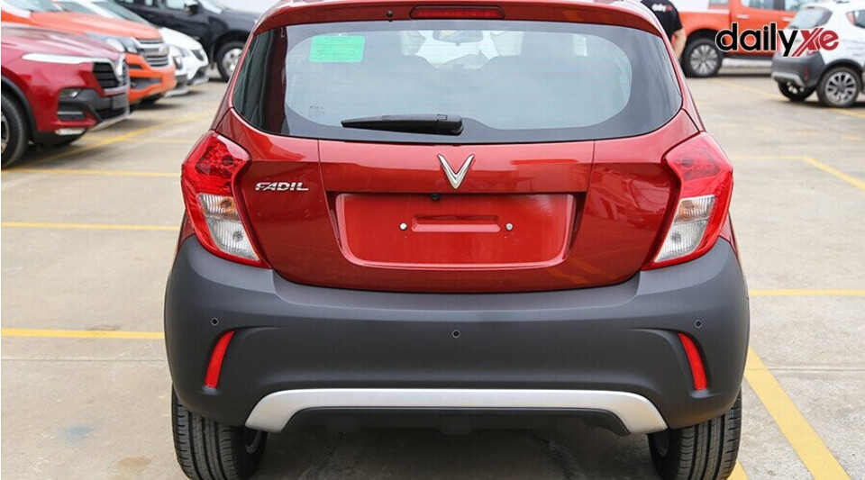 Đuôi xe thiết kế sang kết hợp cụm đèn hậu