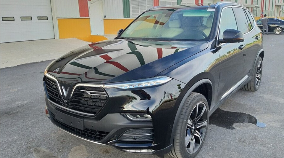 Ngoại thất xe thiết kế Lux SA2.0 sang trọng