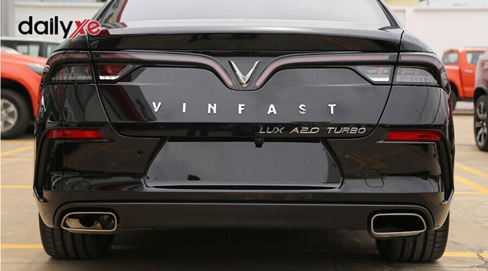 Cụm ống xả kép thiết kế thể thao