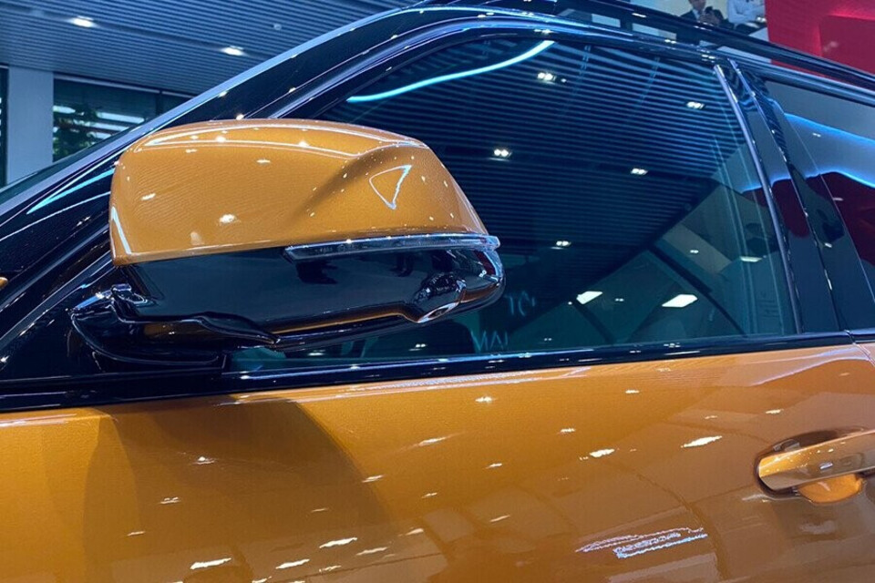 Gương chiếu hậu tích hợp đèn rẽ báo