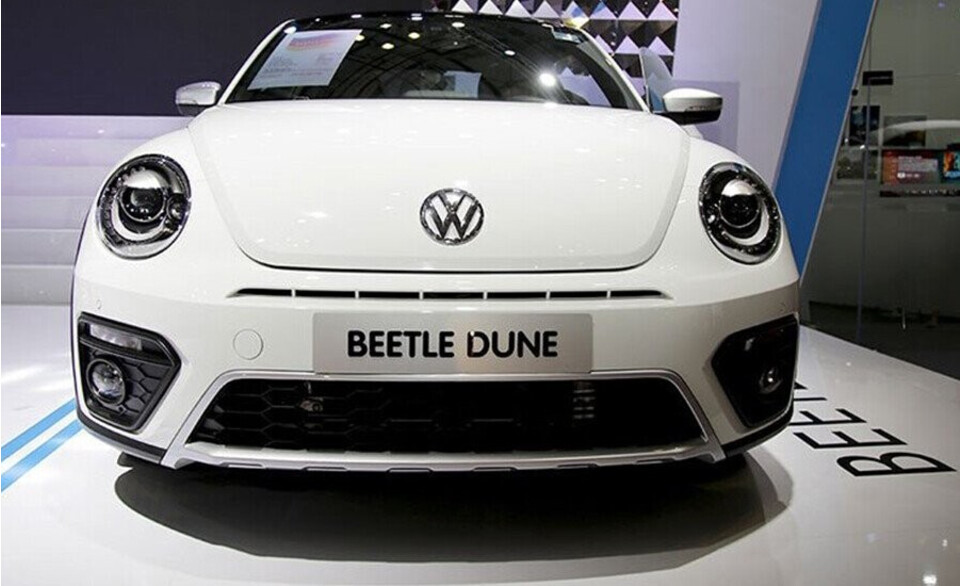 Cản trước lớn thể thao với hốc hút gió lớn