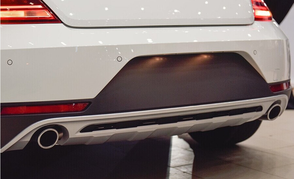 Cản sau lớn thể thao tích hợp với hệ thống 02 ống xả