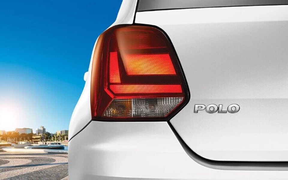 Cụm đèn sau và đèn phanh thứ 3