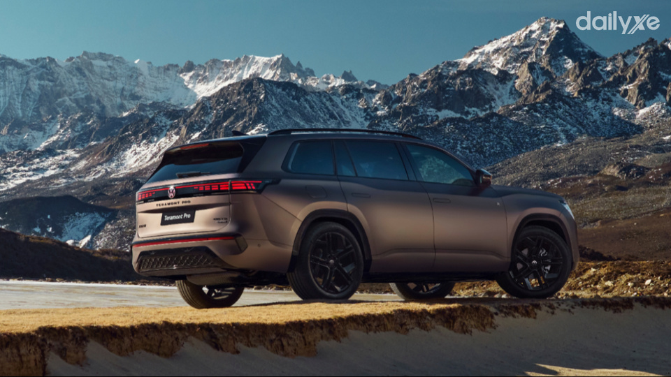 Thân xe được tạo hình như một khối cơ bắp vững chãi