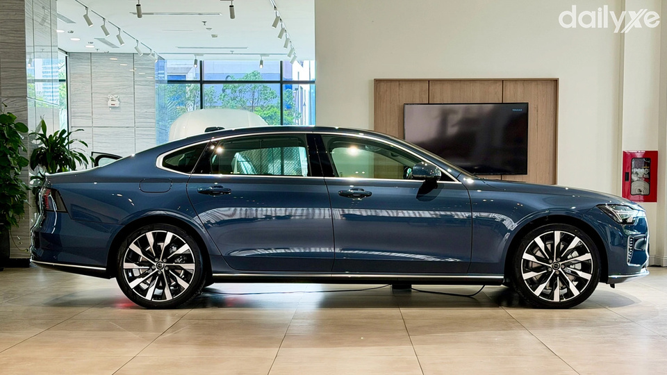 Thân xe thanh thoát và linh hoạt