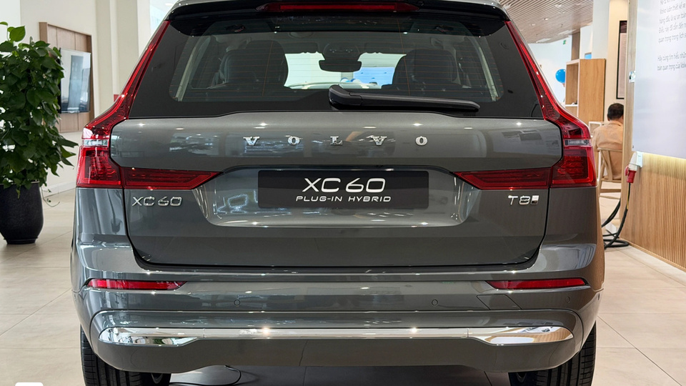 Đuôi xe thiết kế sang trọng