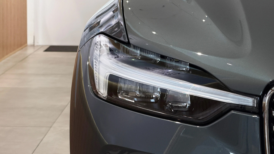 Đèn xe thiết kế đặc trưng, ứng dụng công nghệ mới