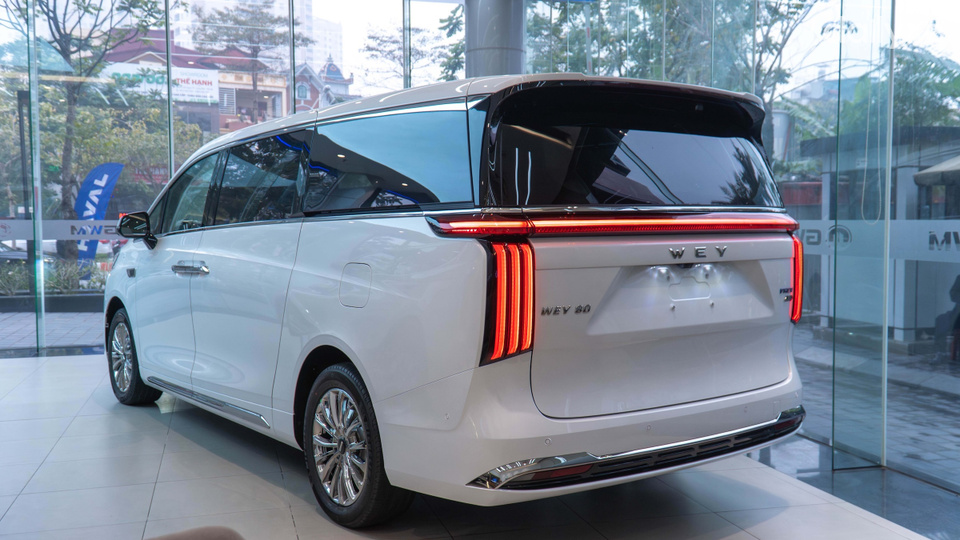 Đuôi xe kiểu dáng khối hộp hiện đại