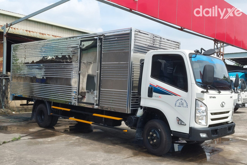 Mẫu xe đáp ứng không gian chở hàng rộng rãi, hiệu suất mạnh mẽ và bền bỉ