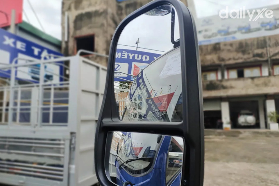 Gương chiếu hậu quan sát được tầm rộng