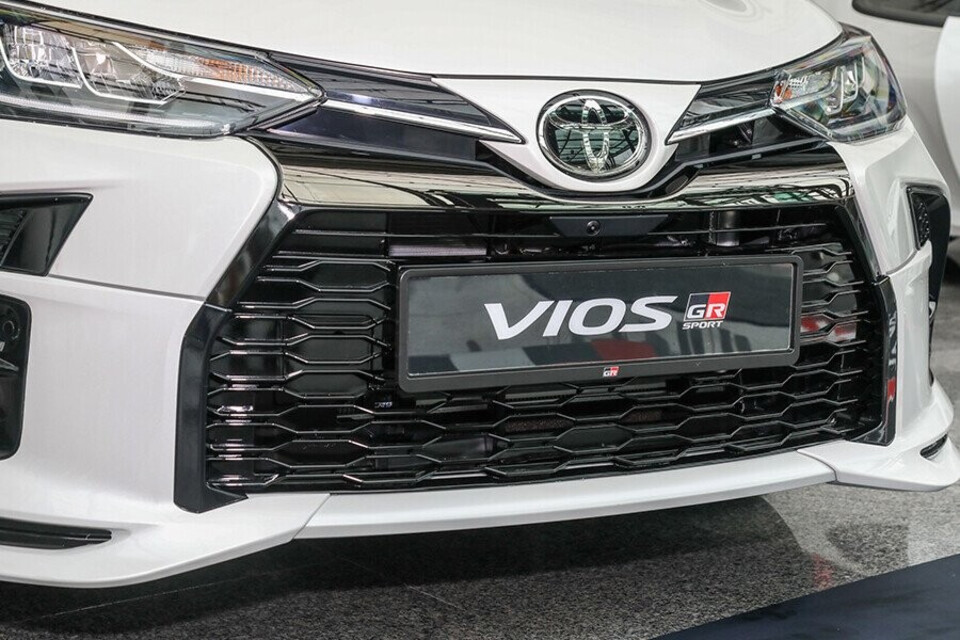 Lưới tản nhiệt thiết kế nổi bật