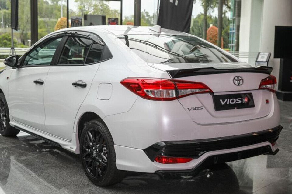 Đuôi xe thiết kế thể thao