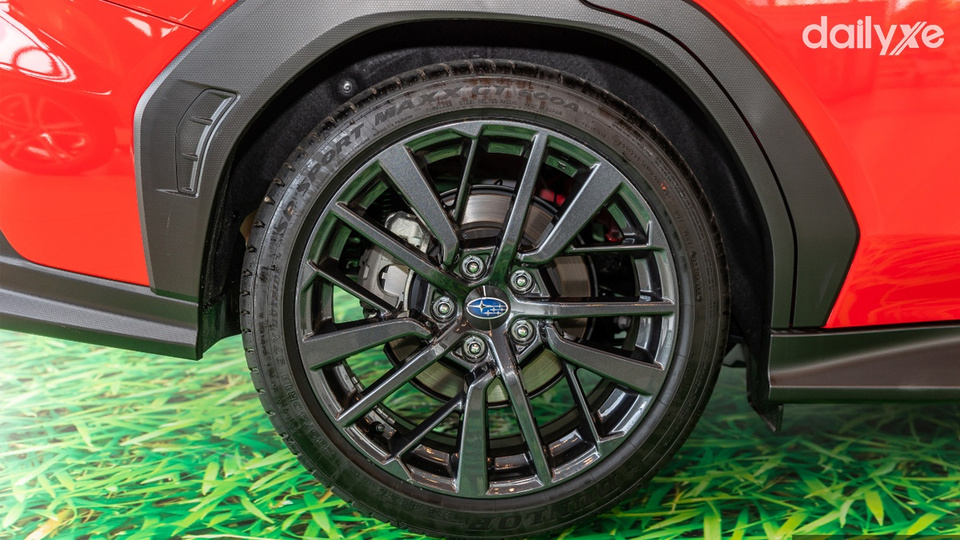 Lazang đa chấu thu hút ánh nhìn khi chuyển động