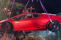 Nhầm chân ga với chân phanh, siêu bò Lamborghini Huracan lao xuống hồ nước tại Áo