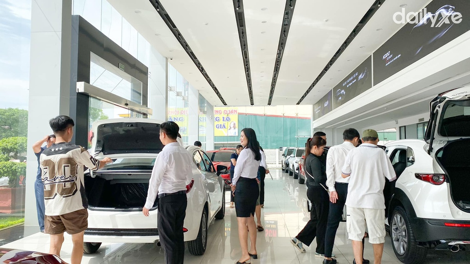 Đội ngũ nhân viên Mazda Sóc Trăng trình độ chuyên môn cao am hiểu các dòng xe