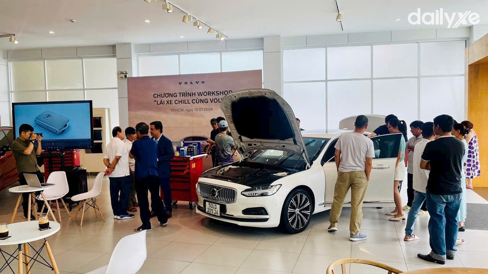 Đội ngũ nhân viên lun tận tâm tư vấn khách hàng