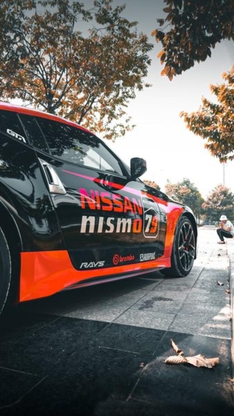 nissan 370z nismo là tên gọi tiếng việt, phong cách decal xe đang rất được ưa chuộng