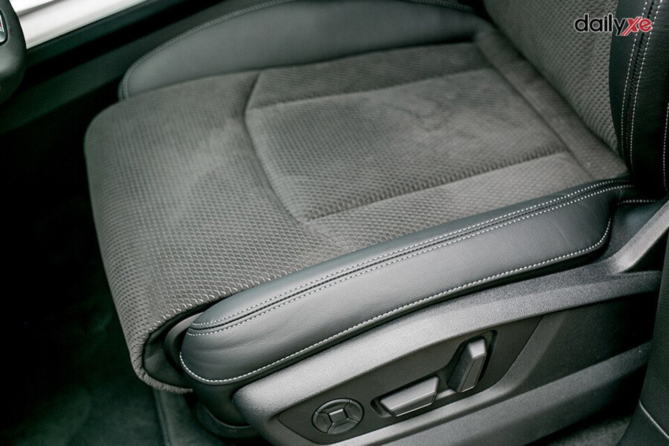 Hàng ghế sau chỉnh cơ Ghế ngồi chỉnh điện