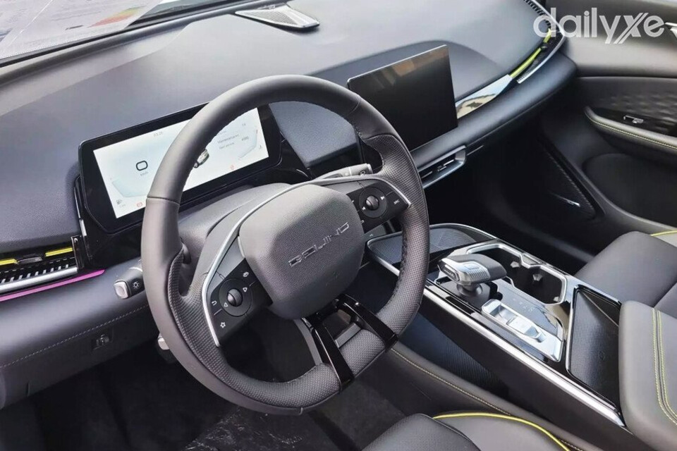 Vô lăng BAIC Beijing X55 mang phong cách thể thao