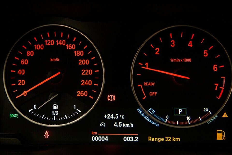 Đồng hồ hiển thị số km Đồng hồ hiển thị số km