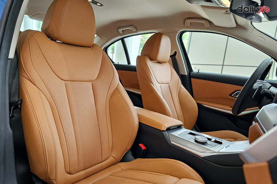 Ghế ngồi bọc da cao cấp